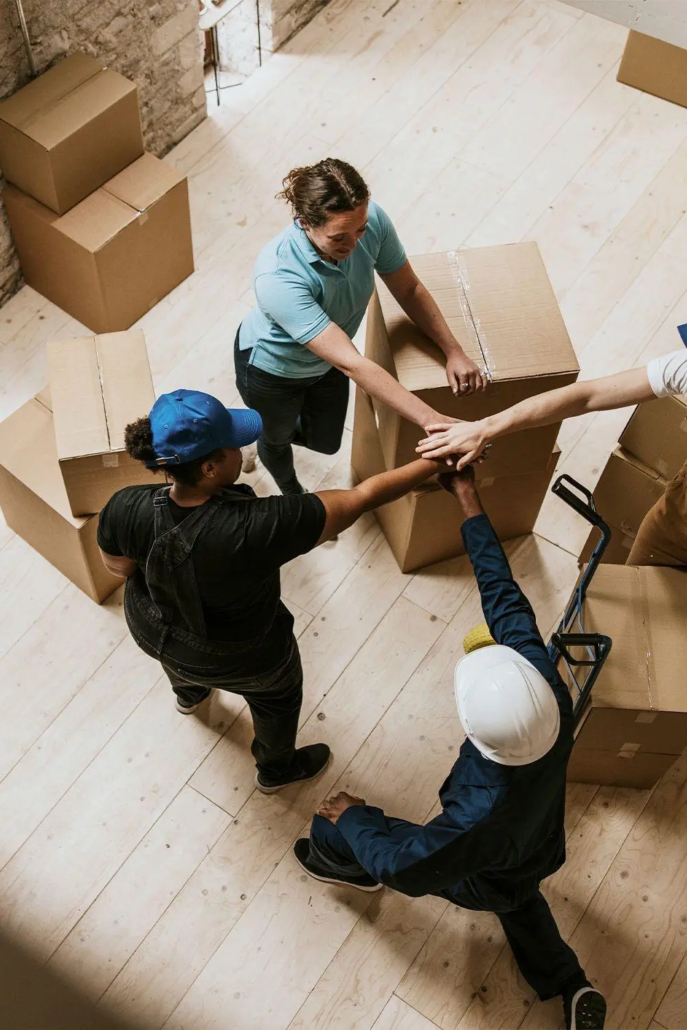 R.k Transport & Umzug - Mitarbeiter eines Umzugsunternehmens - Teamarbeit